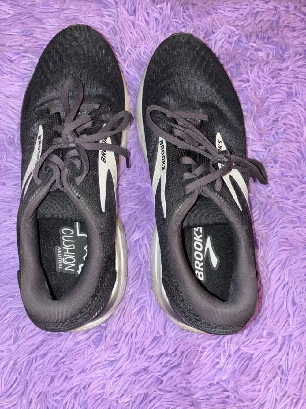 Brooks Ghost Black White Cushioned Mesh Low Top Running Sneakers - Picture 5 of 6